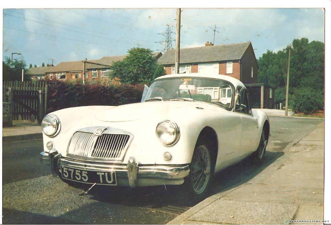 old white car MGA