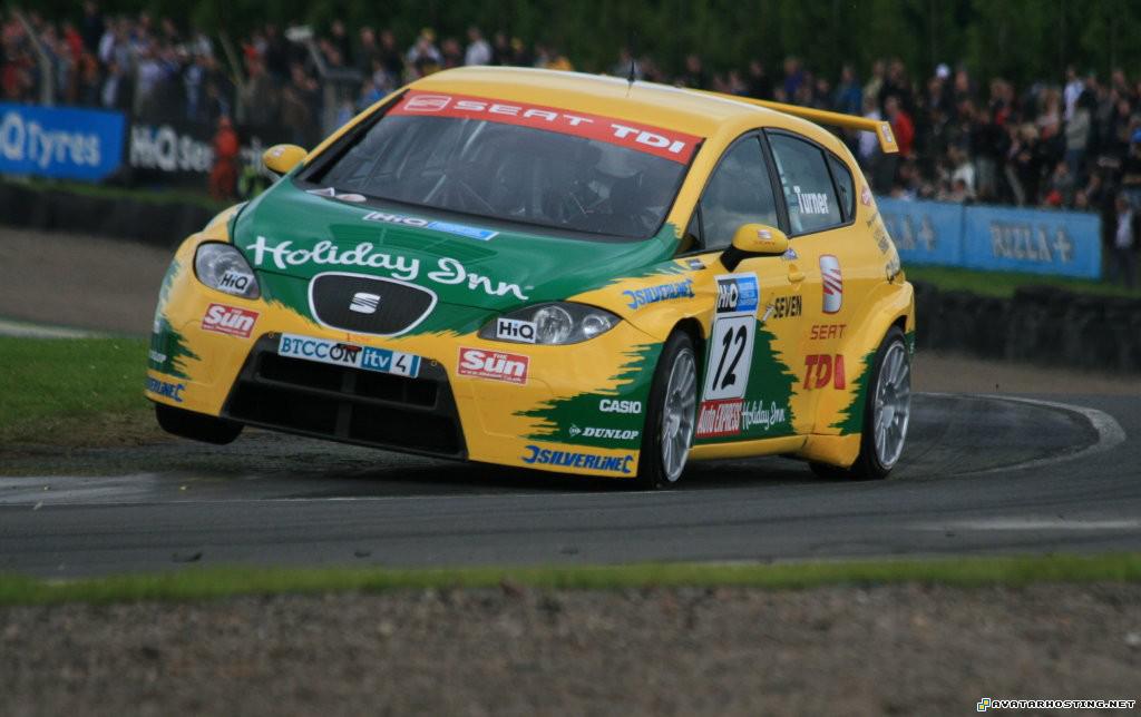 Fast car in curves IMG_5742s