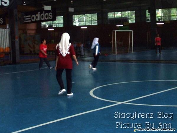 Football  in the middle DSCF2379