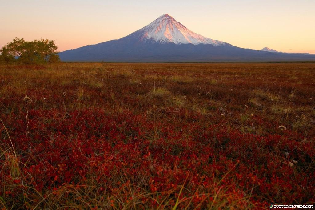 kronotsky volcano at sunset kamchatka russia kronotskyvolcanoatsunsetkamchatkarussia