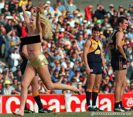 necked woman run on 06623241001