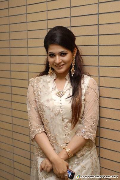 trading assistant portrait oil painting oil painting gallery badhon_1