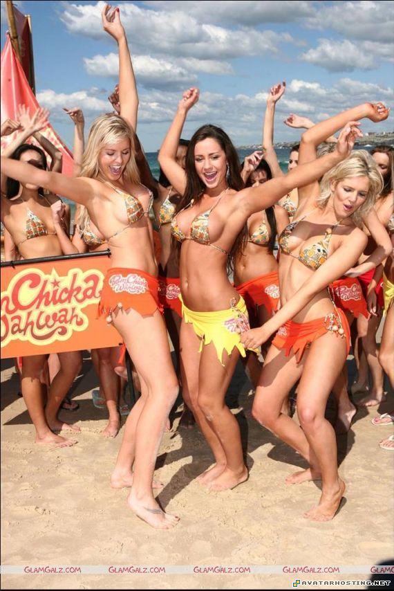 plush insects canvas artwork 80x80 krystal_kanye_west_06