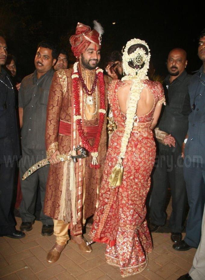 grasshoppers carnivores sculptures avatar mens 11427_Shilpa_Shetty_Marriage_Photos_13_1