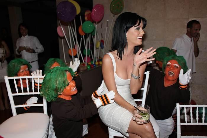 signature cool avatars fast image hosting 20091026katyperrybirthdayphotos026