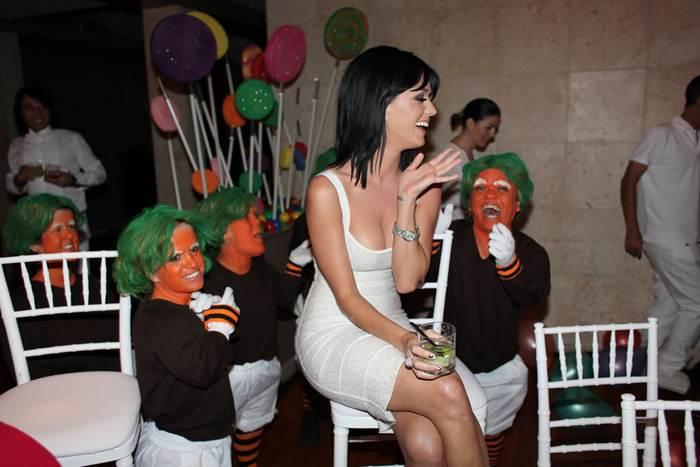 art reproduction online photo storage oil painting gallery 20091026katyperrybirthdayphotos039