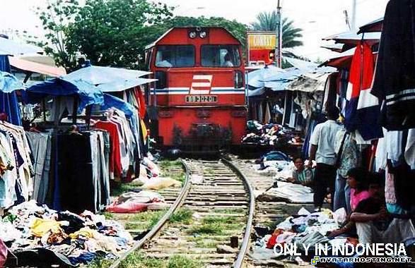 train jam only_in_indonesia